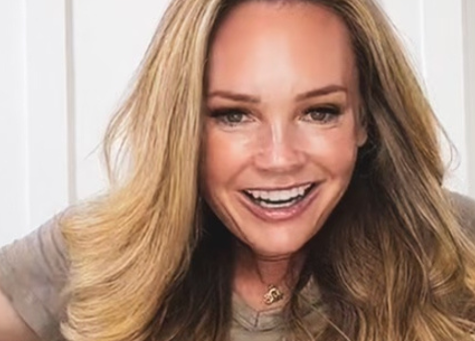 How To Get A Bronzed Makeup Look