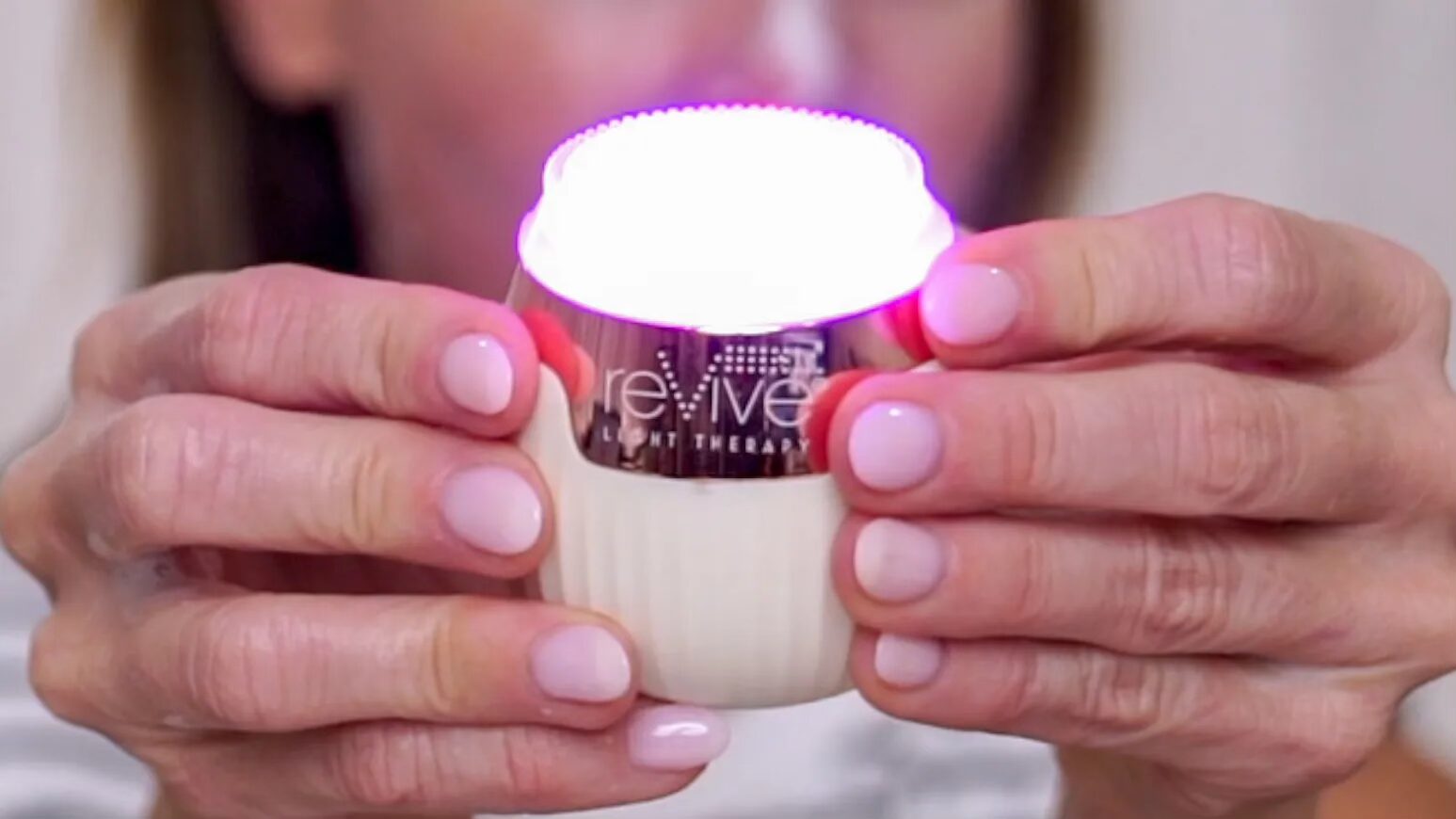 Live Ziip Microcurrent Facial + Ultimate Christmas Gift Guide for Skincare Lovers! - treatment image