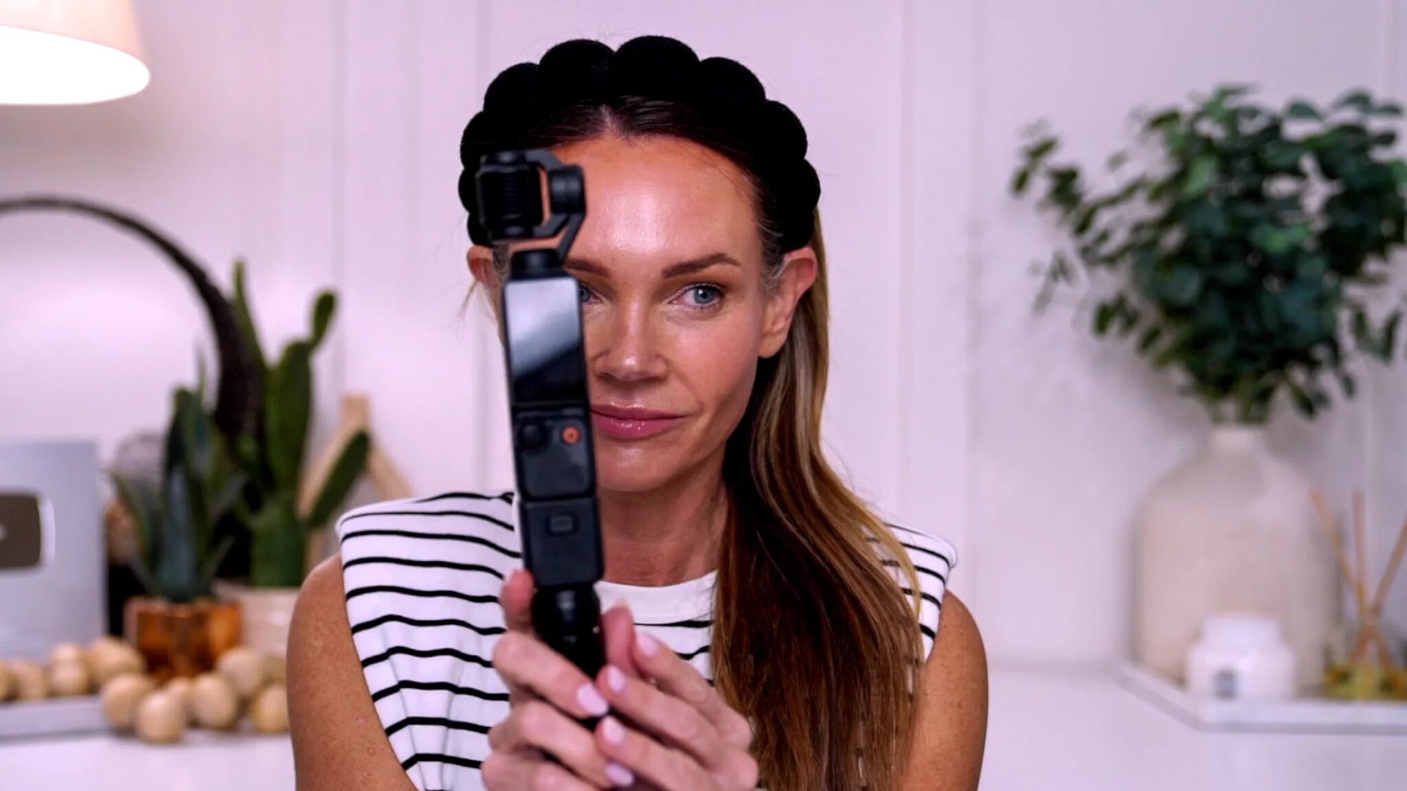 Live Ziip Microcurrent Facial + Ultimate Christmas Gift Guide for Skincare Lovers! - treatment image