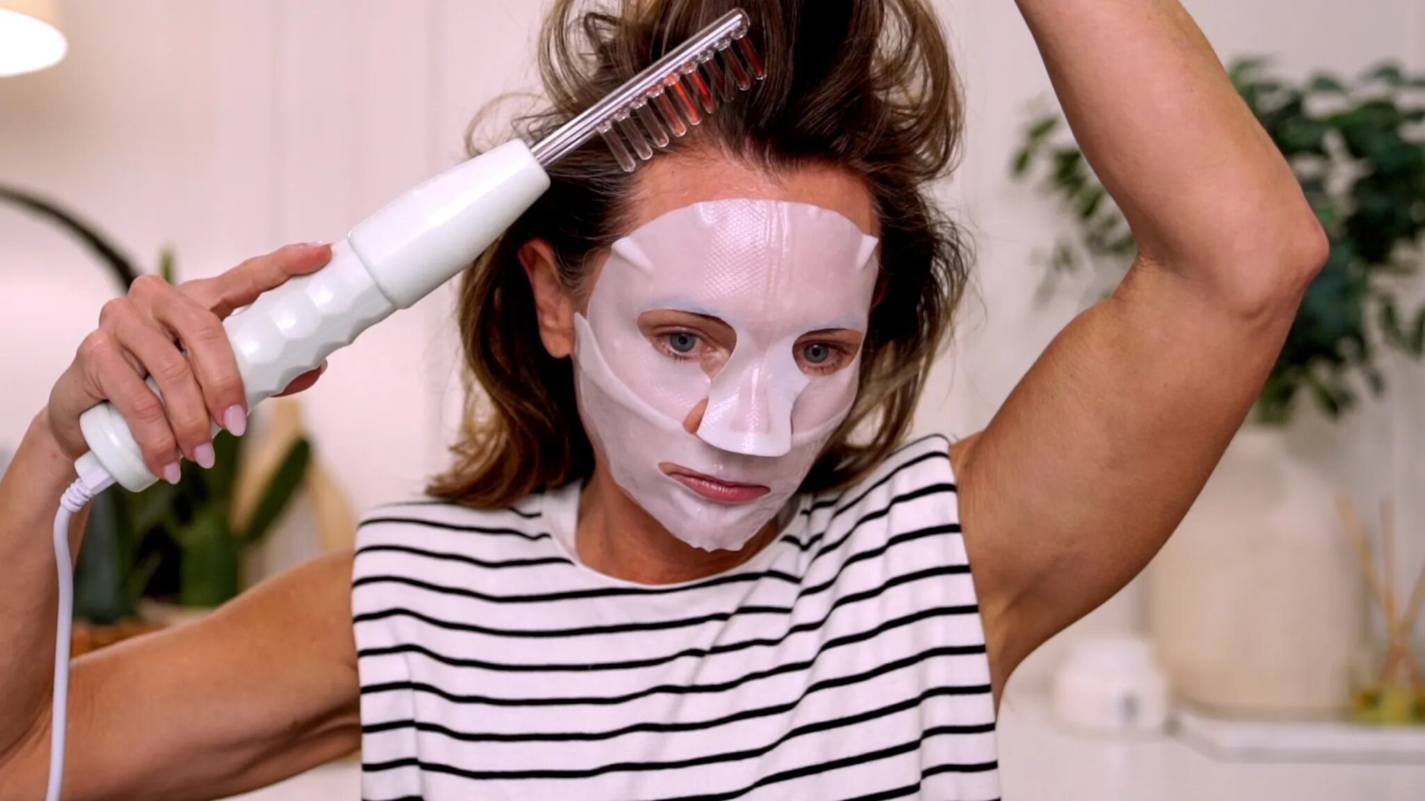 Live Ziip Microcurrent Facial + Ultimate Christmas Gift Guide for Skincare Lovers! - treatment image