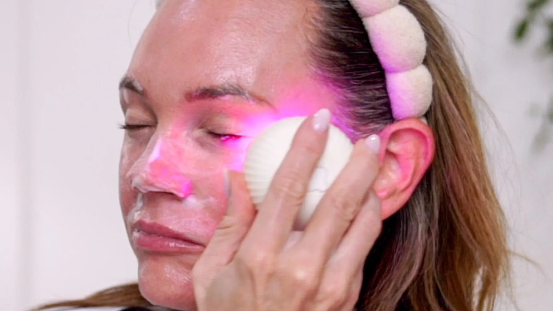 Top 25 Skincare, Beauty & Haircare Gifts You Need This Christmas! 🎄 - treatment image