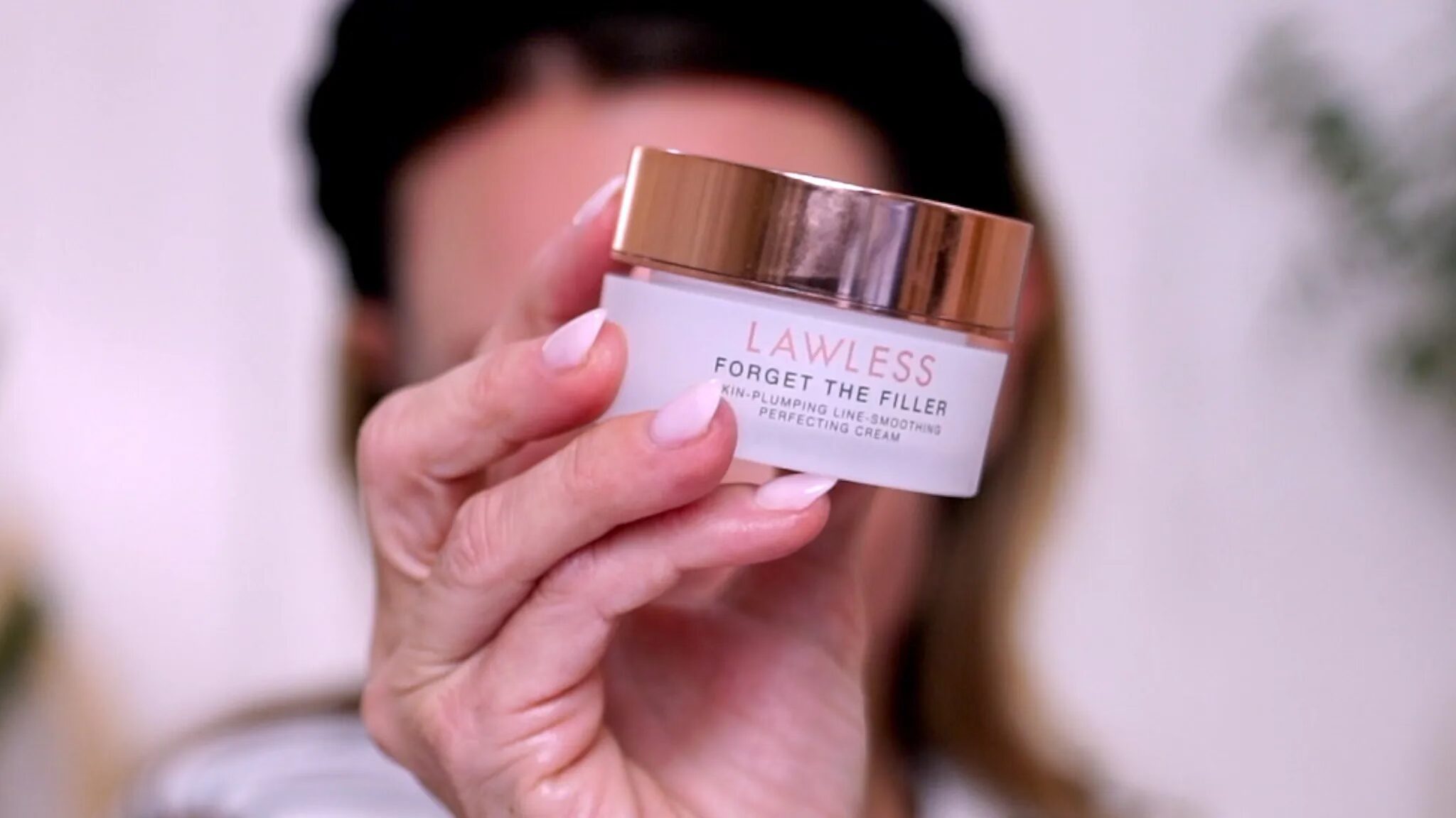 Live Ziip Microcurrent Facial + Ultimate Christmas Gift Guide for Skincare Lovers! - treatment image