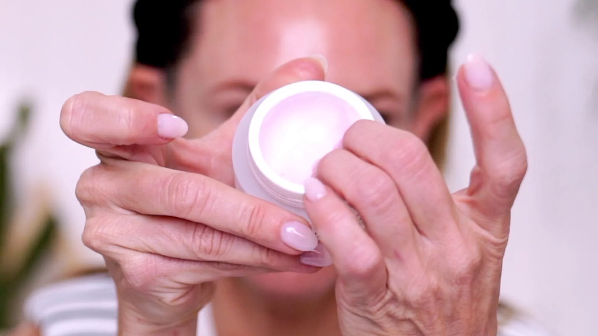 Live Ziip Microcurrent Facial + Ultimate Christmas Gift Guide for Skincare Lovers! - treatment image
