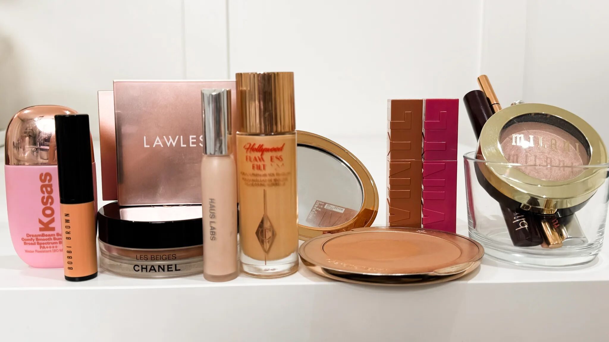 Live Ziip Microcurrent Facial + Ultimate Christmas Gift Guide for Skincare Lovers! - treatment image