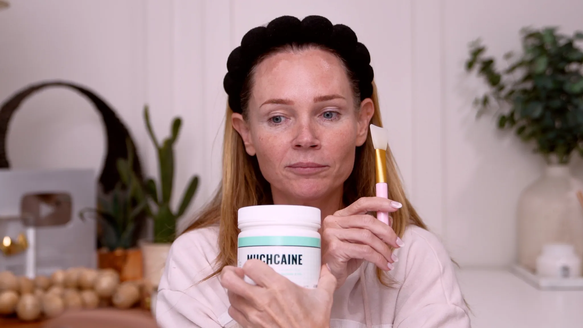 My Skin Quality and Neck Rejuvenation Plan With Revs Pro 32 + PCL Neck Threads - treatment image
