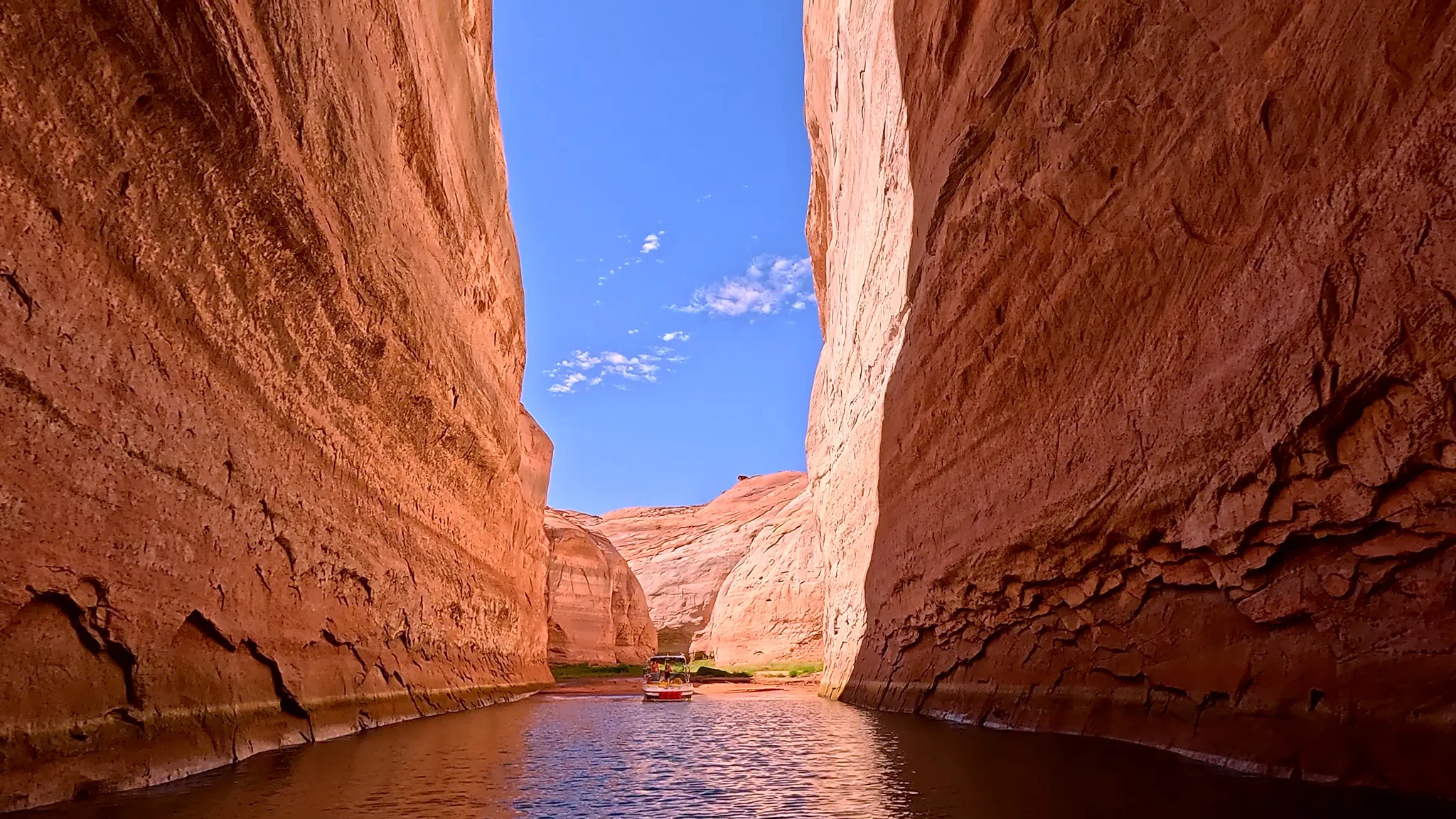 Houseboating Lake Powell in 2026: What It’s Really Like With the Water This Low - treatment image