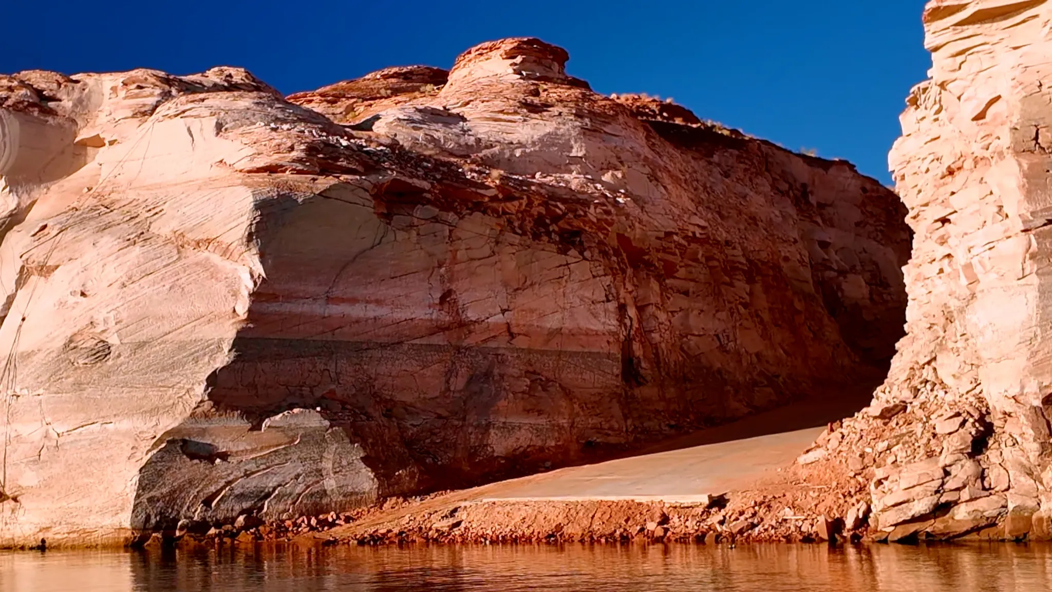 Houseboating Lake Powell in 2026: What It’s Really Like With the Water This Low - treatment image