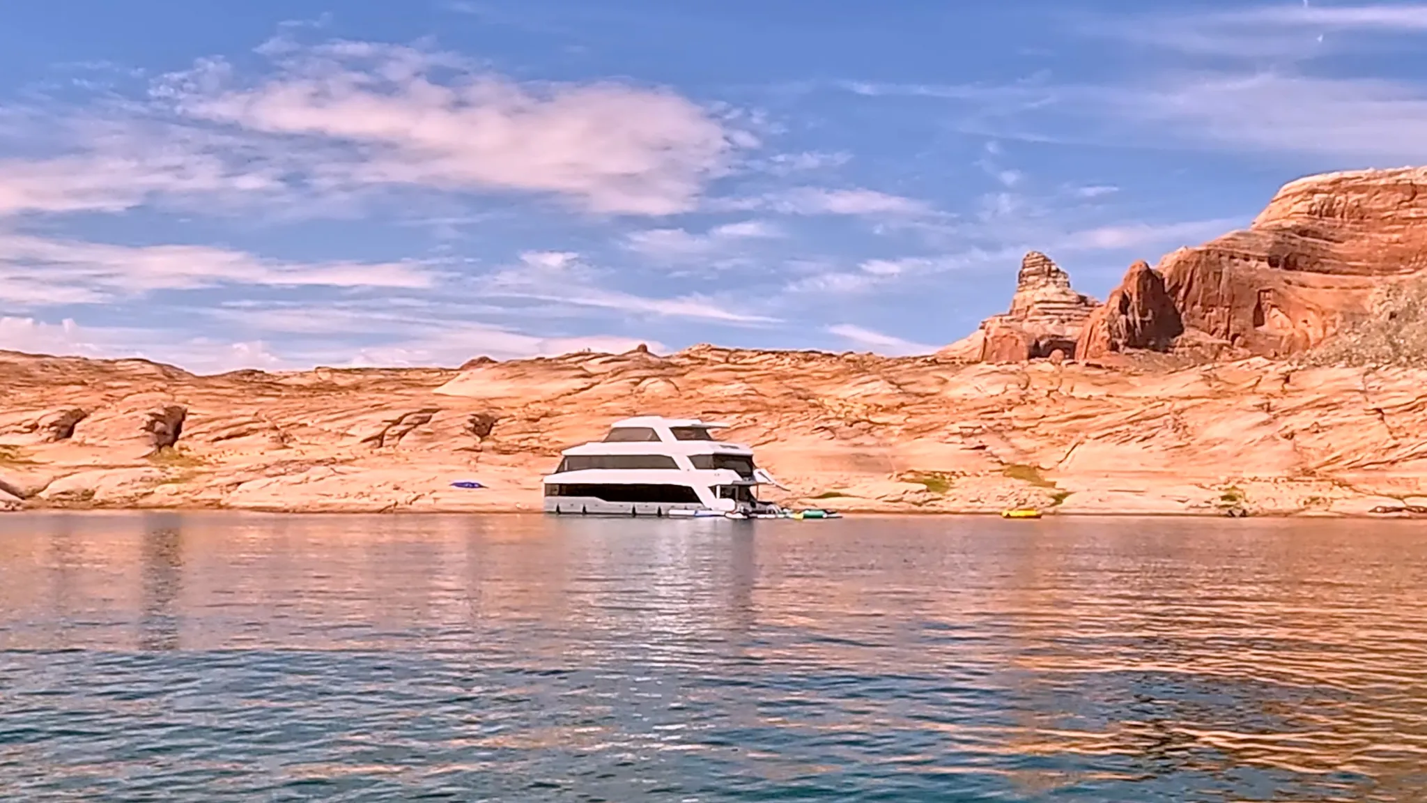 Houseboating Lake Powell in 2026: What It’s Really Like With the Water This Low - treatment image