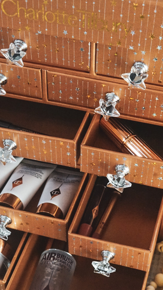 DAY 1 Natural Kaos Holiday Giveaways! Charlotte Tilbury Advent Jewel Box!🎁 - treatment image