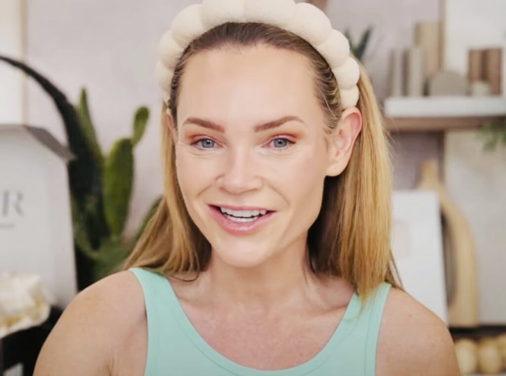 HOLIDAY MAKEUP CHARLOTTE TILBURY BEAUTYVERSE PALETTE