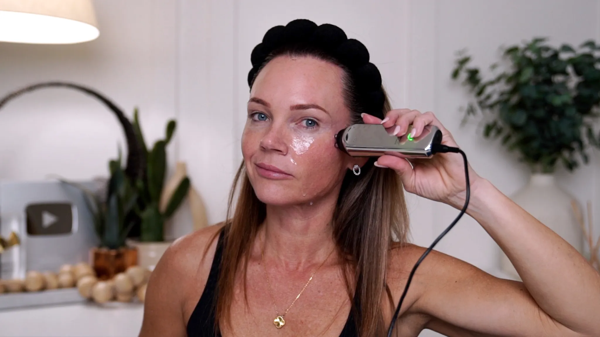 Top 25 Skincare, Beauty & Haircare Gifts You Need This Christmas! 🎄 - treatment image