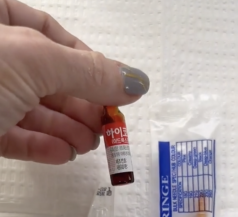 REGENOVUE AQUASHINE AND PCL THREADS | NECK REJUVENATION - treatment image