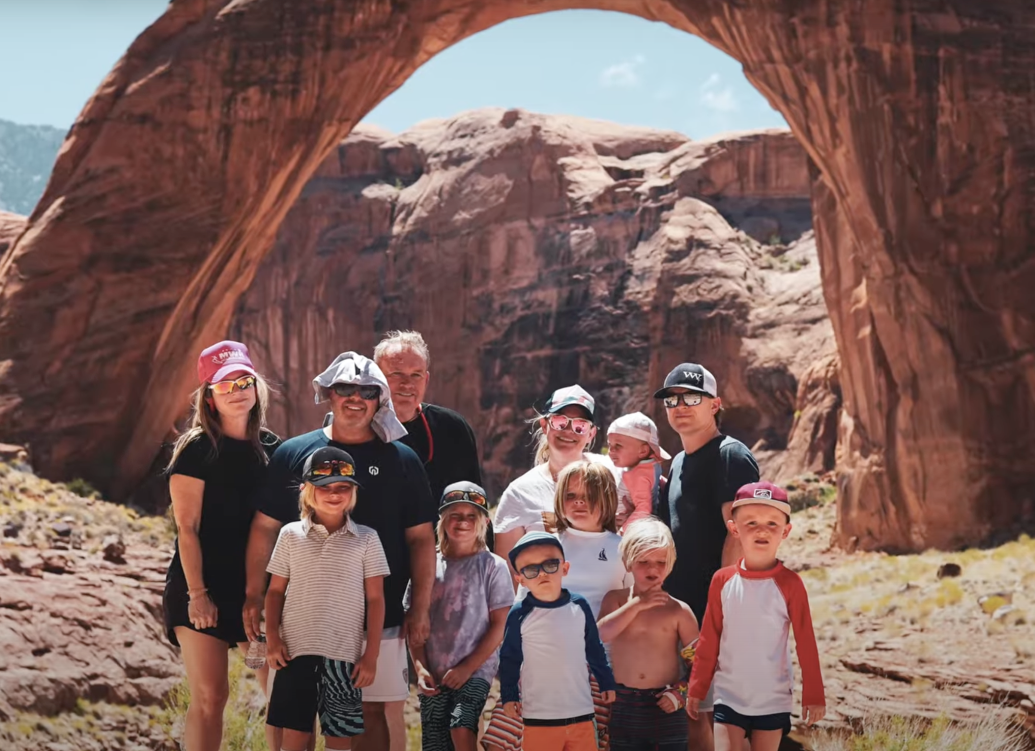 Lake Powell 2023: How To Plan The Perfect Houseboat Trip - treatment image