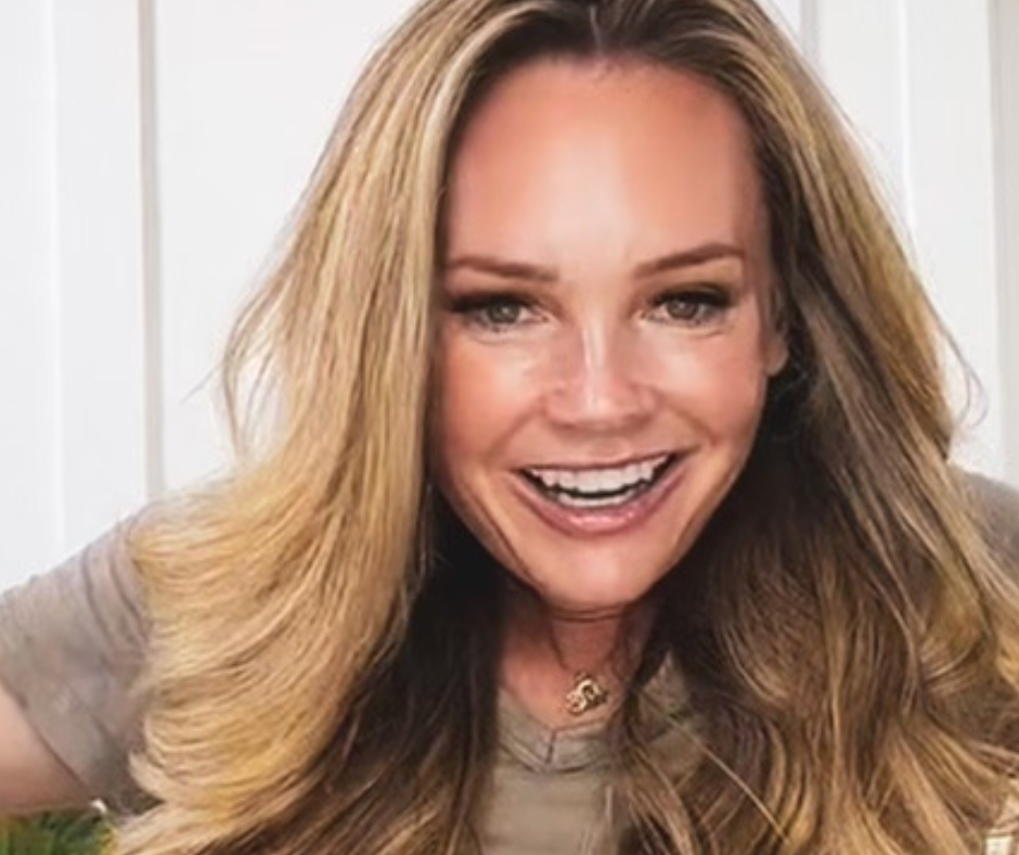 How To Get A Bronzed Makeup Look