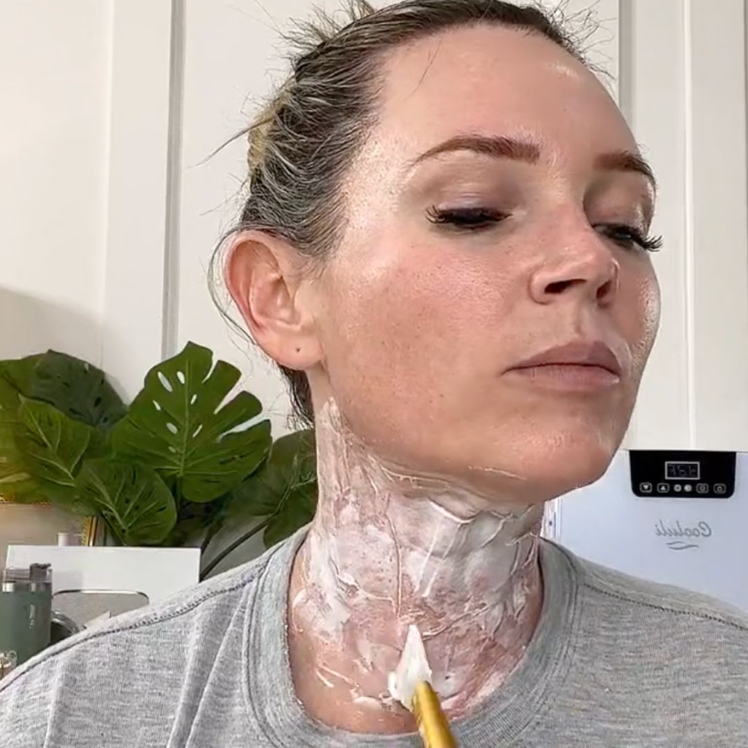 NECK REJUVENATION PCL THREADS AnD MESOTHERAPY