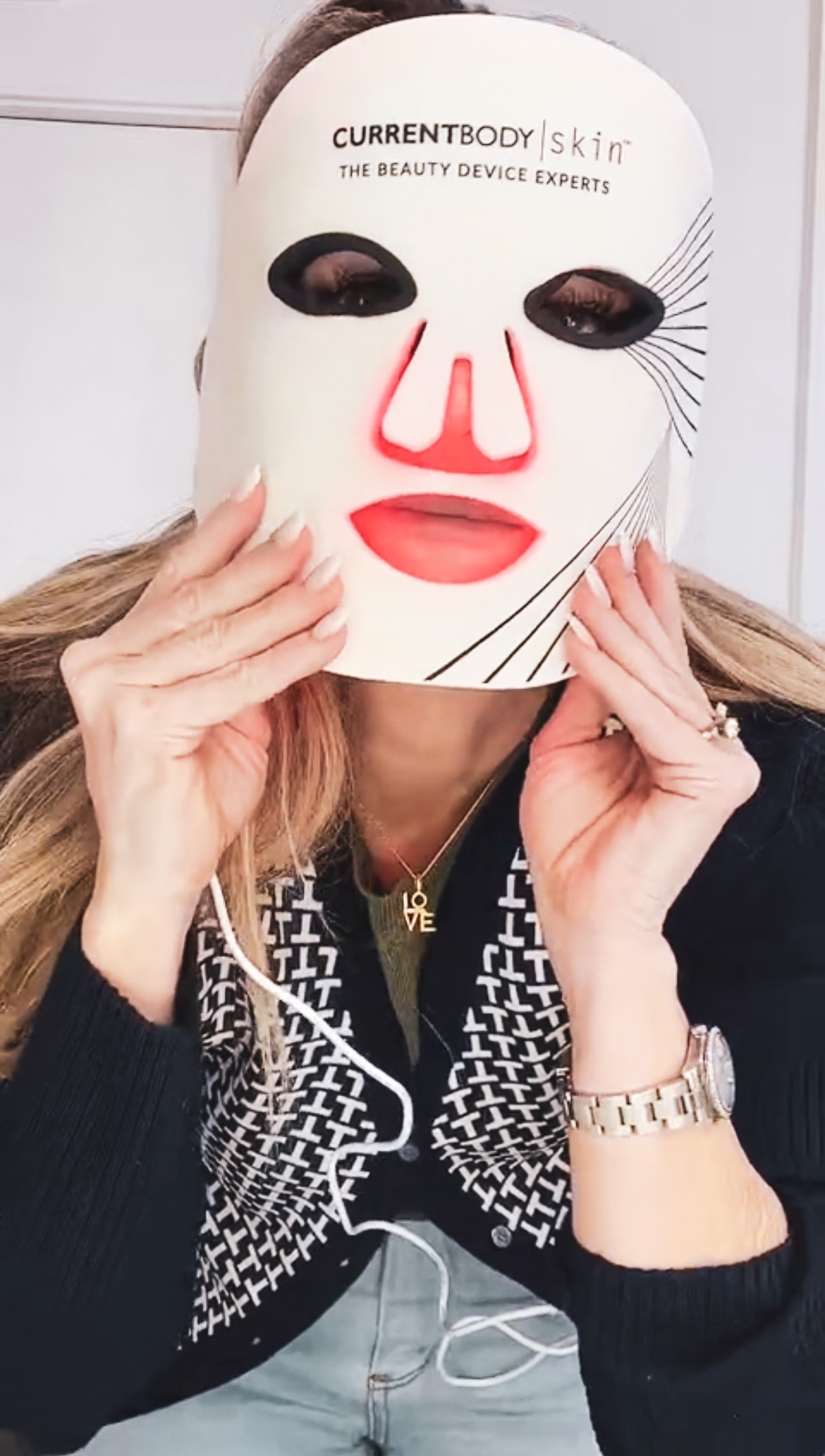 CYBER MONDAY DEALS 2023 BEAUTY PRODUCTS AND DEVICES - treatment image